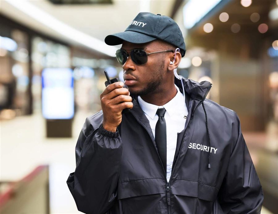 Hos SECTRO finder du et imponerende udvalg af udstyr til sikkerhedssektoren